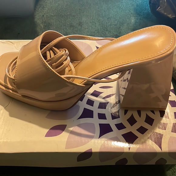 Shoes - Lace up platform heel